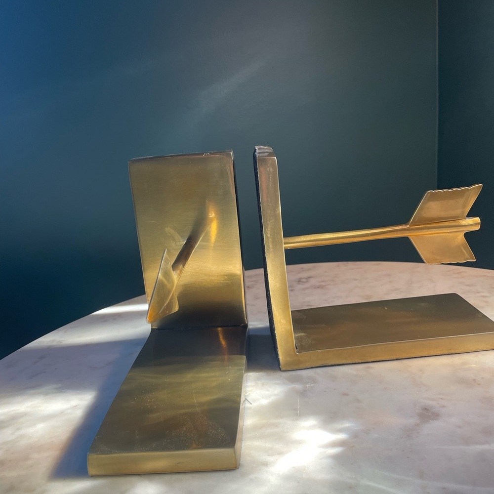 Pottery Barn Kids Emily & Merritt Gold Arrow Bookends - Picture 4 of 5